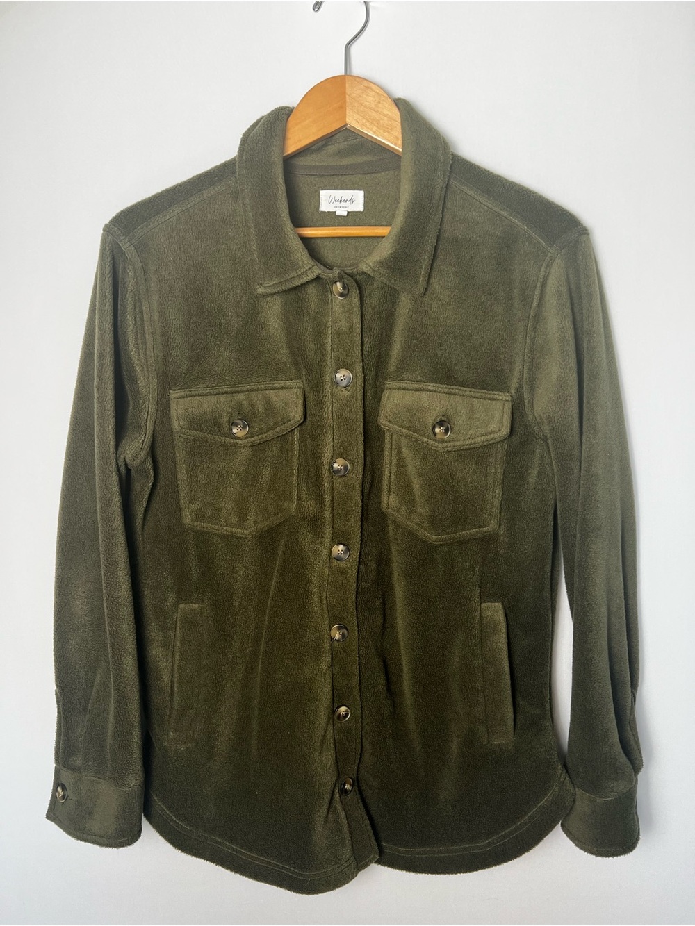 Weekends Women’s Fuzzy Button Up Shacket Green Small